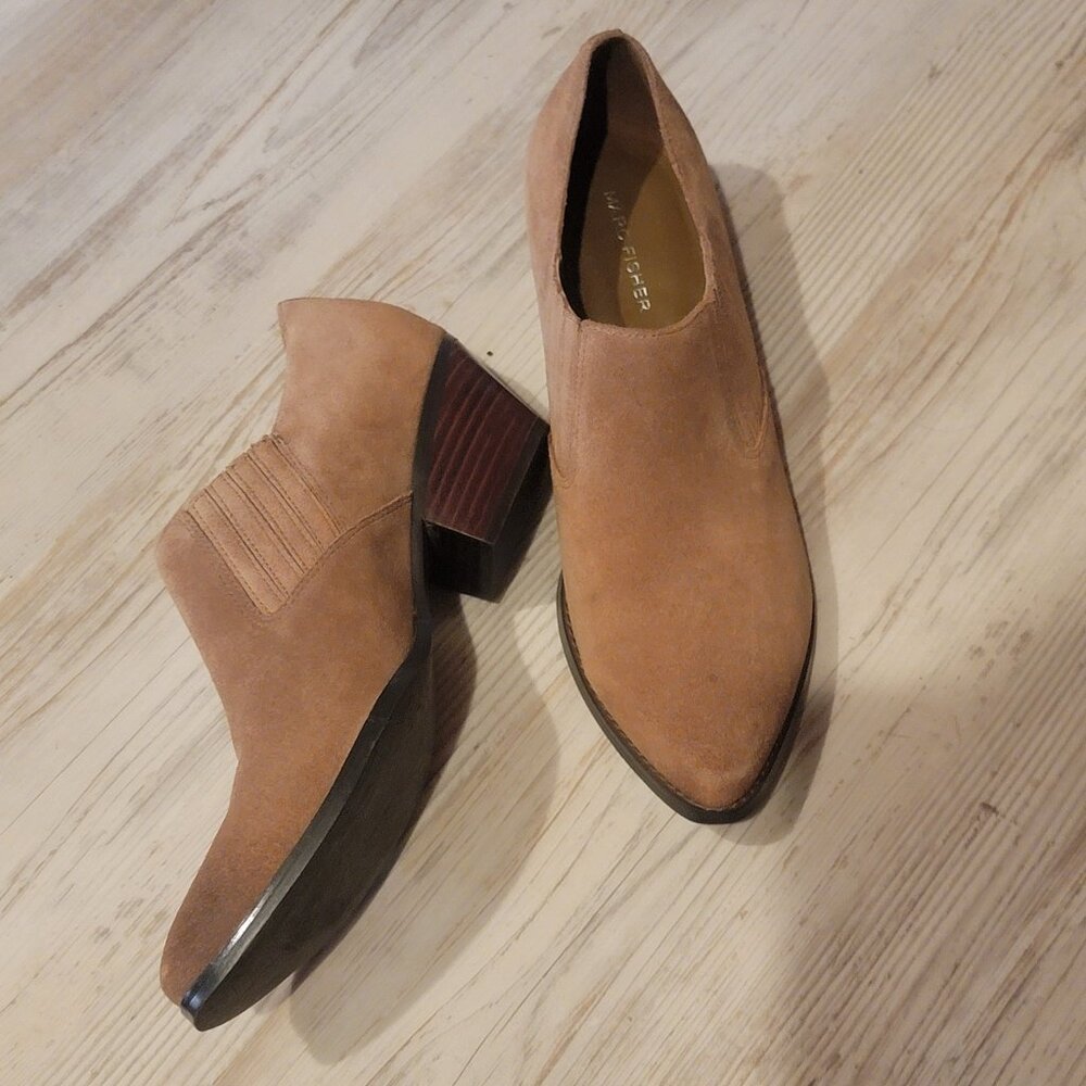 Marc Fisher Suede Boot size 9 1/2 excellent